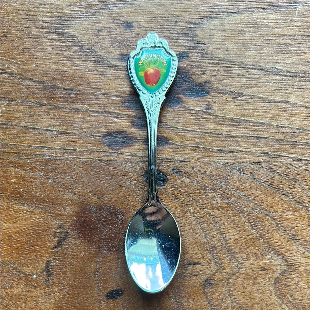 Washington Souvenir Spoon with Apple Design